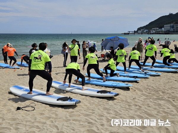 해운대구는 6월 한 달간 송정해수욕장에서 ‘2025 송정 해양레저 체험주간’을 진행했다. (사진/제공=해운대구)