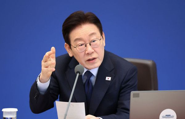 이재명 대통령이 10일 청와대에서 열린 국무회의에서 발언하고 있다. 뉴시스