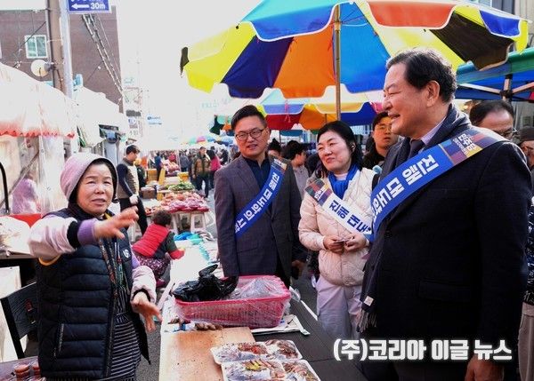 황기철 더불어민주당 진해지역위원장, 설 앞두고 전통시장 현장점검&nbsp;&nbsp; (사진/제공 = 김지율 국장기자)