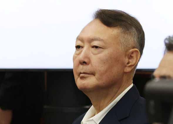 24일 법조계에 따르면 윤 전 대통령 측은 이날 1심을 심리한 서울중앙지법 형사합의25부에 항소장을 제출했다. 뉴시스