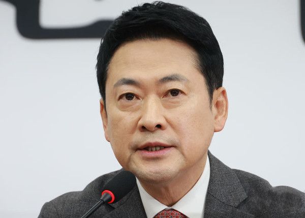 장동혁 국민의힘 대표가 9일 서울 여의도 국회에서 열린 최고위원회의에서 발언하고 있다.뉴시스