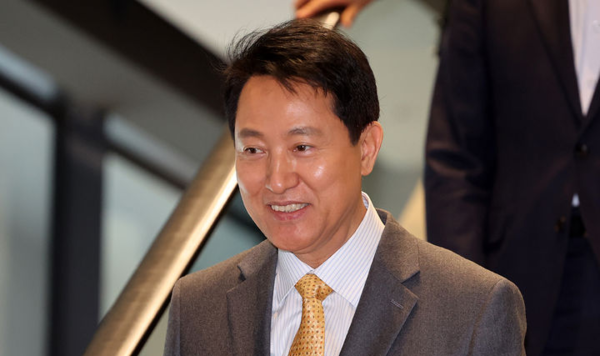 오세훈 서울시장이 12일 오후 서울 금천구 서울시립 서서울미술관에서 열린 개관식에 참석하고 있다. 뉴시스