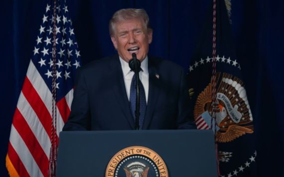 도널드 트럼프 미국 대통령이 1일(현지 시간) 소셜미디어(SNS) 트루스소셜에 공개한 6분여 분량의 연설에서 이란에 대한 