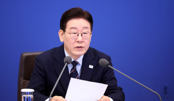 &nbsp;이재명 대통령이 6일 청와대에서 열린 수석보좌관회의에서 발언하고 있다.&nbsp; 뉴시스