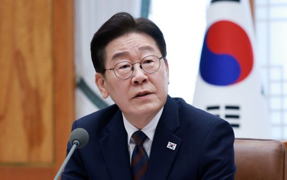 이재명 대통령이 9일 청와대에서 열린 중동 상황 관련 비상경제점검회의에서 발언하고 있다. 뉴시스