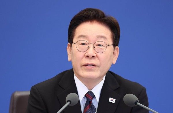 이재명 대통령이 16일 청와대에서 열린 수석보좌관회의에서 발언하고 있다. 뉴시스