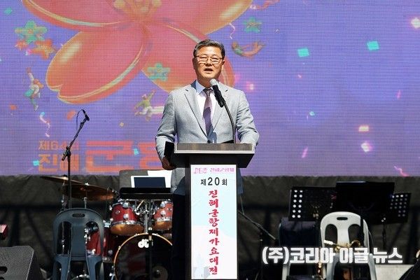 김환태 이충무공선양군항제위원회 회장이 기념사를 하고 있다.&nbsp; (사진=코리아이글뉴스 이종우 기자)