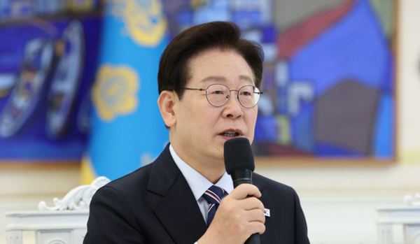 &nbsp;이재명 대통령이 29일 청와대에서 열린 비교섭단체 및 무소속 국회의원 초청 오찬 간담회에서 발언하고 있다.뉴시스