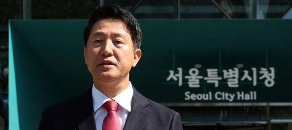 오세훈 국민의힘 서울시장 후보가 14일 오전 서울 중구 서울시청 앞에서 6.3 지방선거 대국민 호소 기회견을 하고 있다. 뉴시스