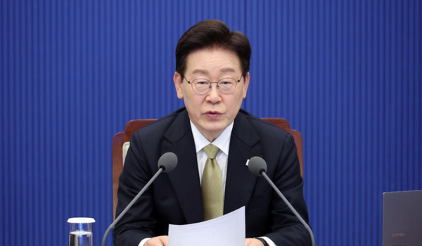 이재명 대통령이 14일 청와대에서 열린 수석보좌관회의에서 발언하고 있다. 뉴시스