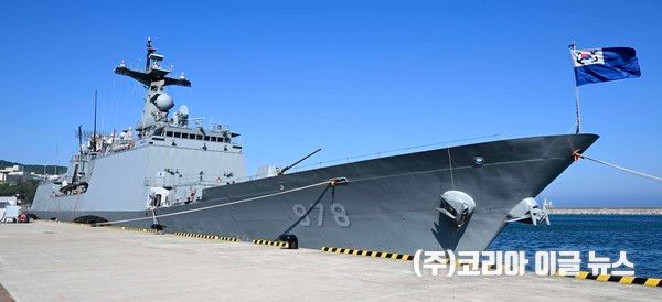 청해부대(소말리아해역호송전대) 48진 왕건함(DDH-II, 4,400톤급)이 출항을 하루 앞둔 5월 14일 부산작전기지에 정박해 있다.&nbsp; (사진=해군)
