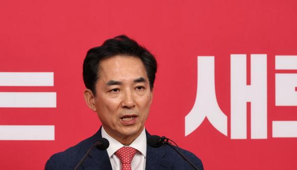 부산 북구갑 국회의원 보궐선거 국민의힘 후보로 확정된 박민식 전 국가보훈부 장관이 5일 오전 서울 여의도 국민의힘 중앙당사에서 열린 기자간담회에서 발언하고 있다. 뉴시스