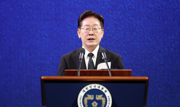 &nbsp;이재명 대통령이 25일 경기 수원컨벤션센터에서 열린 6·25전쟁 제76주년 기념식에서 기념사를 하고 있다. 뉴시스