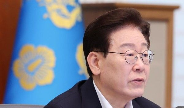 이재명 대통령이 30일 청와대에서 열린 국무회의 겸 비상경제점검회의에서 발언하고 있다. 뉴시스