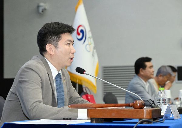 유승민 대한체육회장이 16일 서울 송파구 올림픽파크텔에서 열린 2026년도 임시대의원총회에서 발언하고 있다.뉴시스