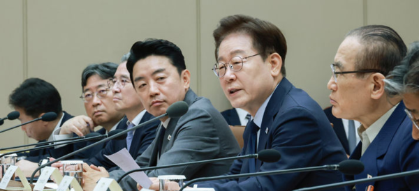 이재명 대통령이 6일 청와대에서 열린 메가프로젝트 민관합동 점검회의에서 발언하고 있다. 뉴시스