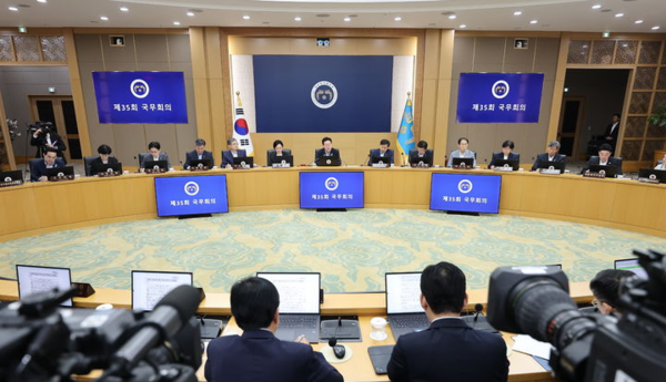 이재명 대통령이 11일 정부세종청사에서 열린 국무회의에서 발언하고 있다. 뉴시스