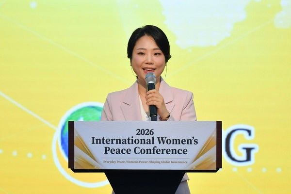 ‘2026 세계여성평화 콘퍼런스’ 개막식에서 전나영 IWPG 대표가 개회사를 하고 있다. 