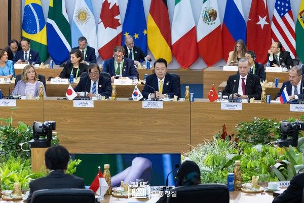 윤석열 대통령이 G20 정상회의 '글로벌 기아·빈곤퇴치 연합 출범식'에 참석하고 있다. (사진제공=대통령실)