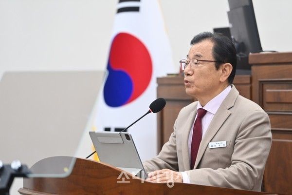 이현재 하남시장이 제336회 하남시의회 정례회 본회의에 참석해 2025년 시정과 본예산 편성 방향을 설명하고 있다. (사진제공=하남시)