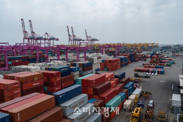 자료사진. 인천항 컨테이너 터미널. (사진제공=인천항만공사)