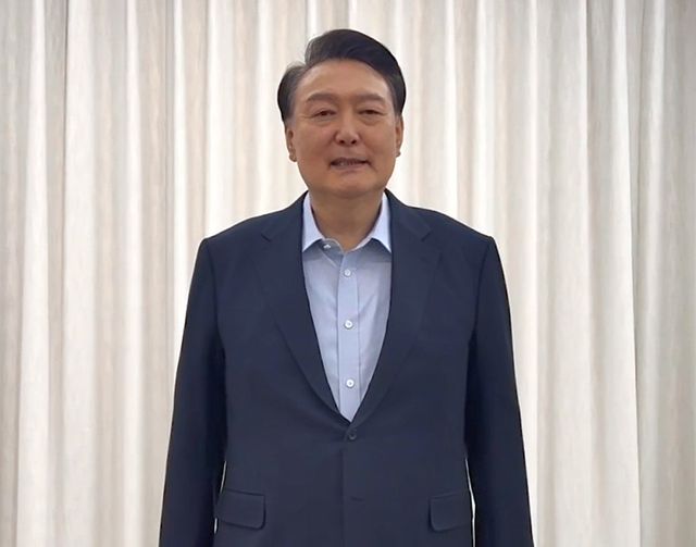 윤석열&nbsp;대통령이 15일 공수처 출석 관련 대국민 담화를 하고 있다. (사진 제공=대통령실)