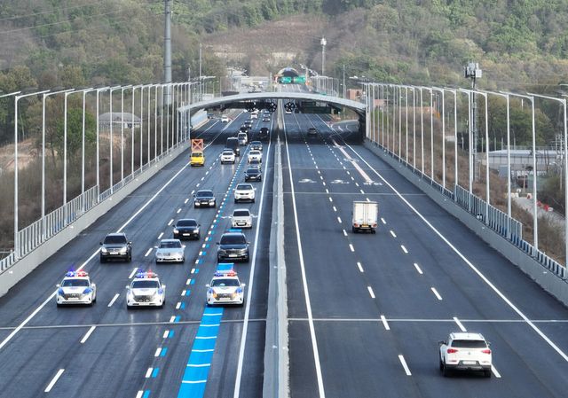 경기도 과천시 제2경인고속도로&nbsp;삼막IC~북의왕IC 구간.[사진=연합뉴스]