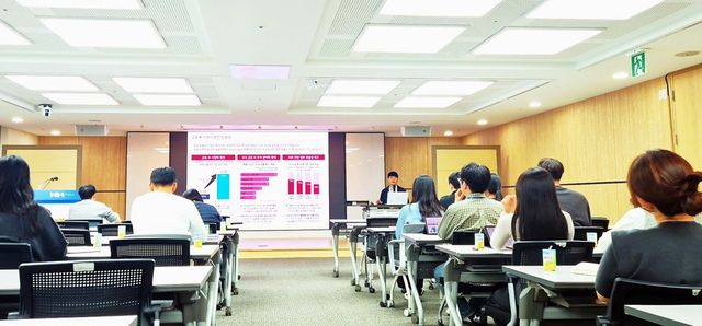  NH농협생명이 지난 7일과 14일 서울 본사에서 임직원을 대상으로 ‘AI 빅데이터 모델링 교육’과정을 실시했다. (NH농협생명 제공)