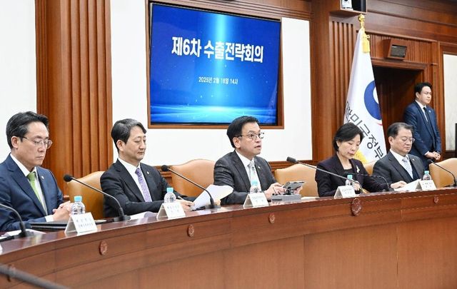 최상목 대통령 권한대행 부총리 겸 기획재정부 장관은 18일 정부서울청사에서 '제6차 수출전략회의'를 주재를 주재했다. (사진=기획재정부)