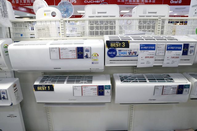 판매 중인 벽걸이 에어컨. (사진=연합뉴스)