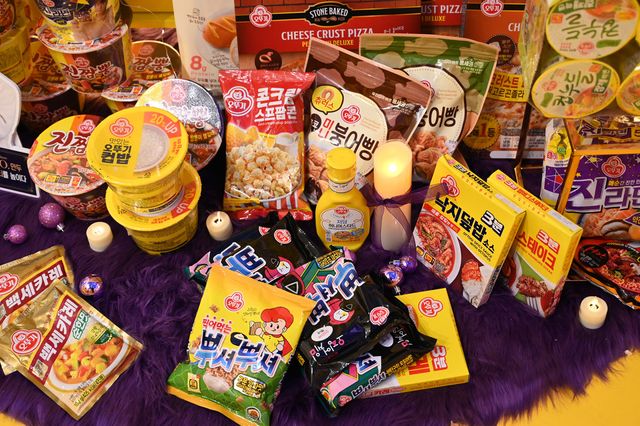 '컬리푸드페스타 2025'에 전시된 오뚜기의 다양한 제품들. [사진=신윤철 기자 / 위 사진은 니콘Z6II로 촬영 되었습니다.]