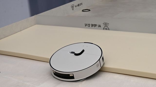 ‘비스포크 AI 스팀’의 시연 모습. [사진=신윤철 기자 / 위 사진은 니콘Z6II로 촬영 되었습니다.]