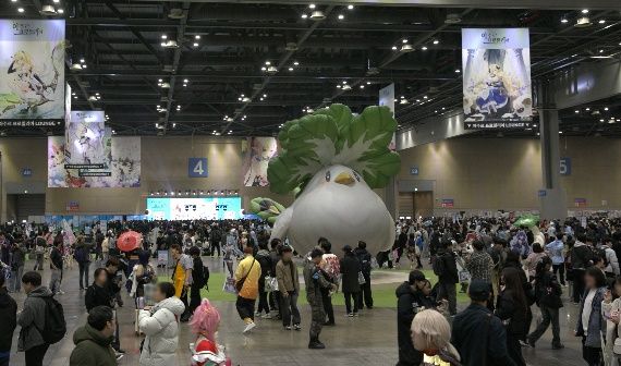 '코믹월드 330 일산'에 메인 스폰서로 참가한 넥슨의 신작 '아주르 프로밀리아' 부스 모습. [사진=넥슨]