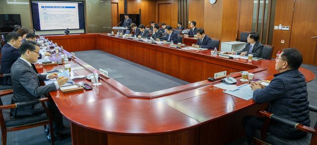 한전KDN, 중동 자원위기 대응 및 에너지 절감 실천 위한 긴급 현안회의 시행 모습. (한전KDN 제공)