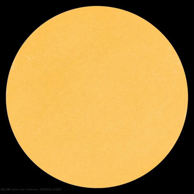 흑점이 사라진 태양의 모습