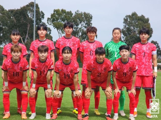 미국 여자 U-20 대표팀과의 친선 2차전에 선발로 나선 여자 U-20 대표팀 선수들의 모습.