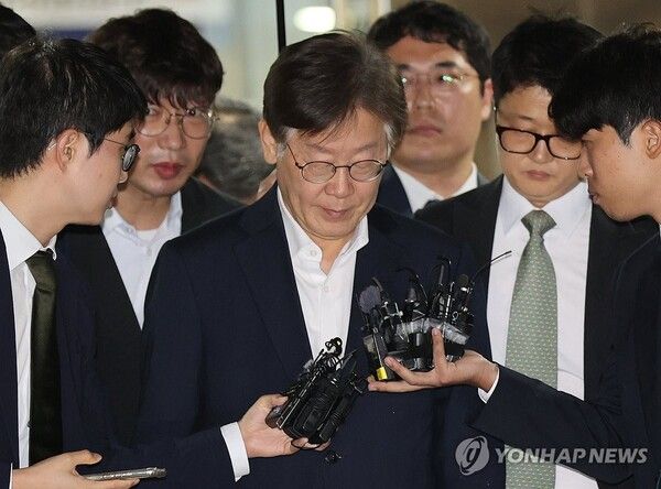 이재명 대표와 관련된 재판이 속속 시작되면서 이제 이 대표가 '재판 리스크'에 시달릴 것으로 보인다 [사진=연합뉴스]