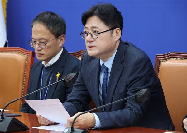 더불어민주당&nbsp;홍익표&nbsp;원내대표가 16일 국회에서 정책조정회의를 하고 있다.&nbsp; [사진=연합뉴스]