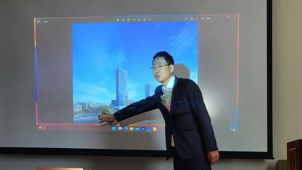 (사진 = 설명중인 HAMC 서상훈대표)