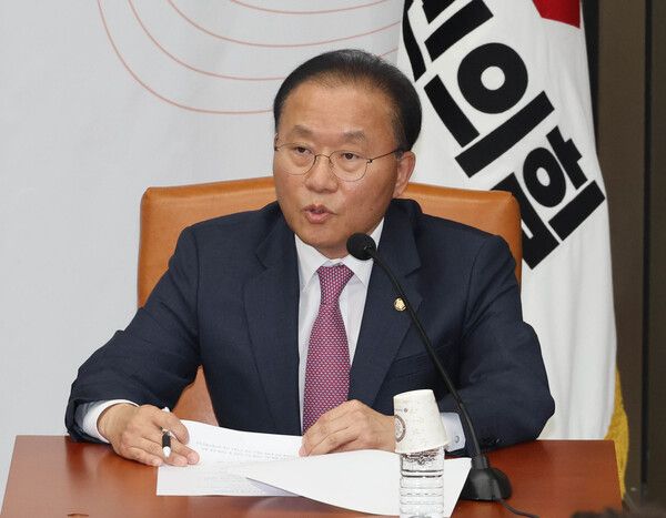 7일 국회에서 열린 국민의힘 원내대표 및 국회운영위원장 후보자 선출 의원총회 합동토론회에서&nbsp;윤재옥&nbsp;의원이 모두발언하고 있다. [사진=연합뉴스]