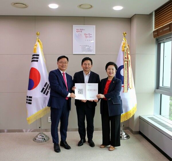 김영선 의원이 원희룡 장관과 면담해 ‘창원 개발제한구역 해제’ 를 촉구했다.&nbsp; [사진=김영선 의원실 제공]