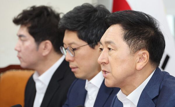 국민의힘 김기현 대표가 7일 오전 서울 여의도 국회에서 열린&nbsp;최고위원회의에서 발언하고 있다. [사진=연합뉴스]