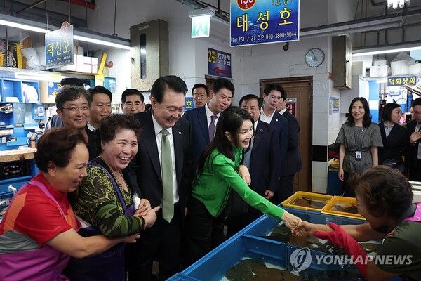 윤석열 대통령이 지난 3월 말 이후 가장 낮은 31%로 나타났다 [사진=연합뉴스]