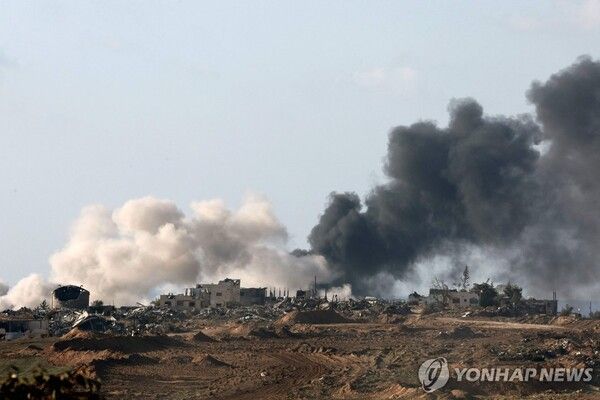 5일 이스라엘 폭격 후 연기가 피어오르는 가자지구 [사진=AFP=연합뉴스]