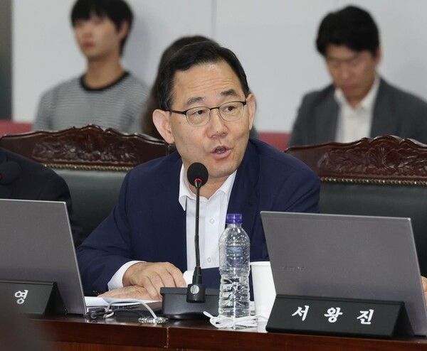 22대 국회 산업통상자원중소벤처기업위원회 국정감사에서 국민의힘 주호영 의원이 질의하고 있다. [사진=연합뉴스]