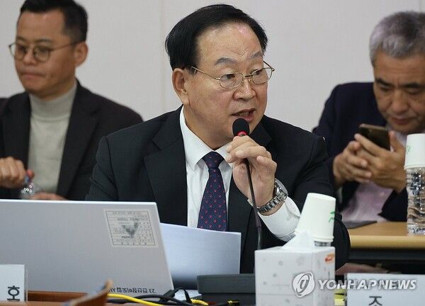 국민의힘 한기호 의원이 22일 육군 제2작전사령부에서 열린 국회 국방위원회 국정감사에서 질의하고 있다. 2024.10.2 [사진=연합뉴스]