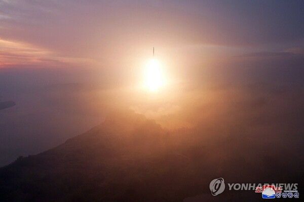 북한이 31일 아침 대륙간탄도미사일(ICBM)을 발사했다고 조선중앙통신이 31일 보도했다.