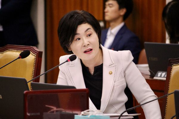 김희정 의원이 국회 국토위 전체회의에서 질의하고 있다. [사진=김희정 의원실]