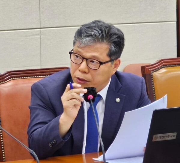 서영석 의원이 국감에서 질의하고 있는 모습. [사진=서영석 의원실]​