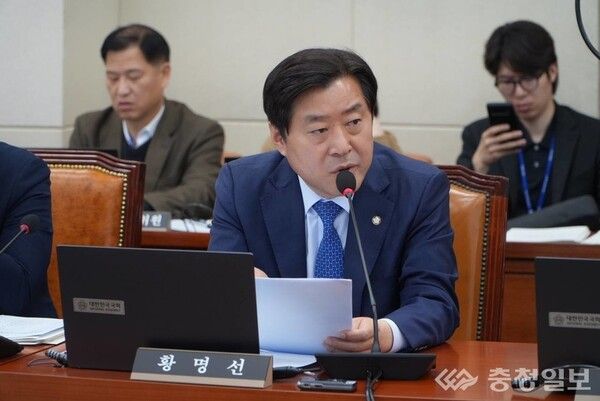 황명선 의원이 기재위 전체회의에서 질의하고 있다. [사진=황명선 의원실]